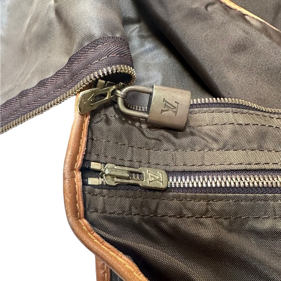 Vintage, Brown Leather Louis Vuitton Monogram Garment bag with canvas strap - Picture 10 of 16